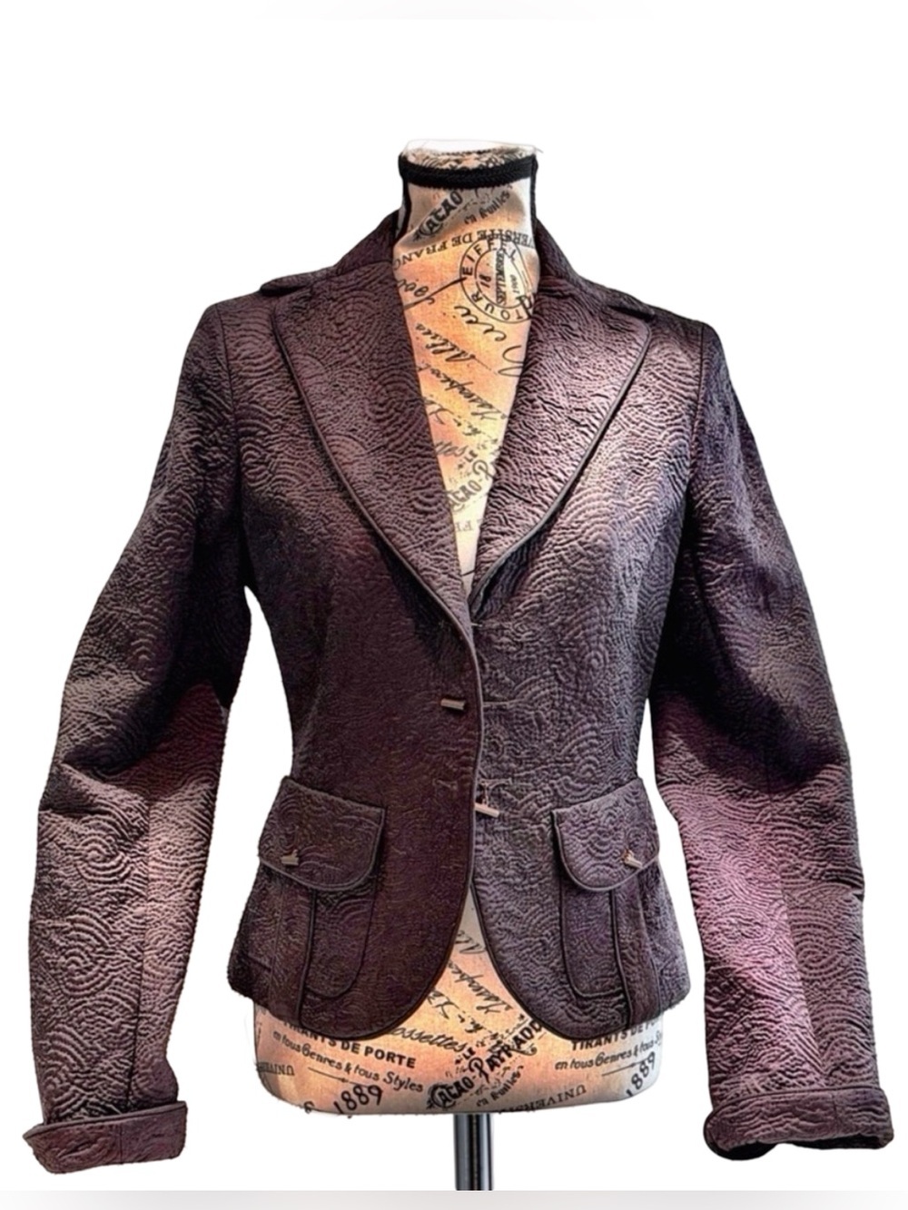 Zenobia 3-Piece Textured Blazer, Silk Camisole & Pleated Skirt Setโ Size 6/4